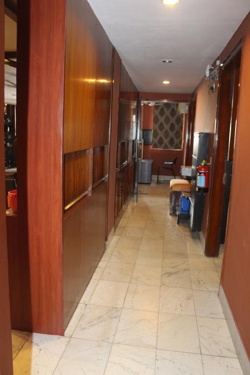 Apartment Service Apartment, Park Street,