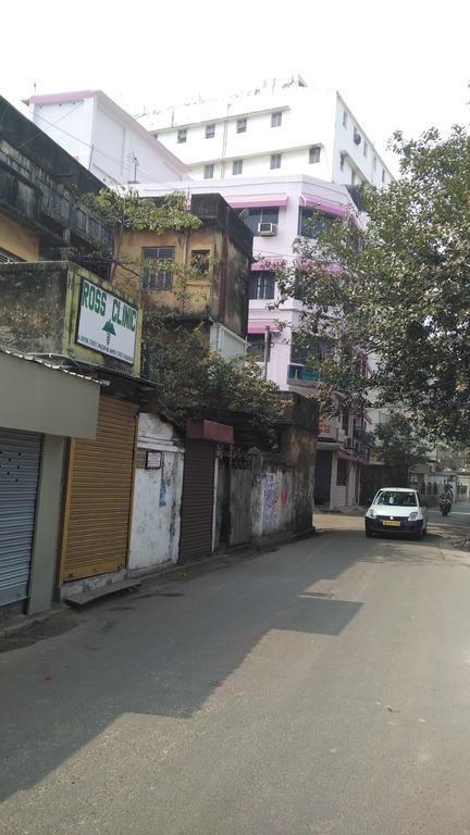 Service Apartment, Park Street, *